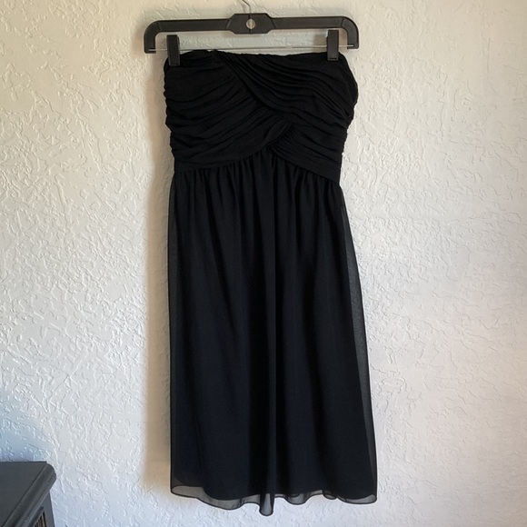 White House Black Market Chiffon Flowy Strapless Dress Sz 2 Gathered Bodice WHBM - Picture 1 of 9